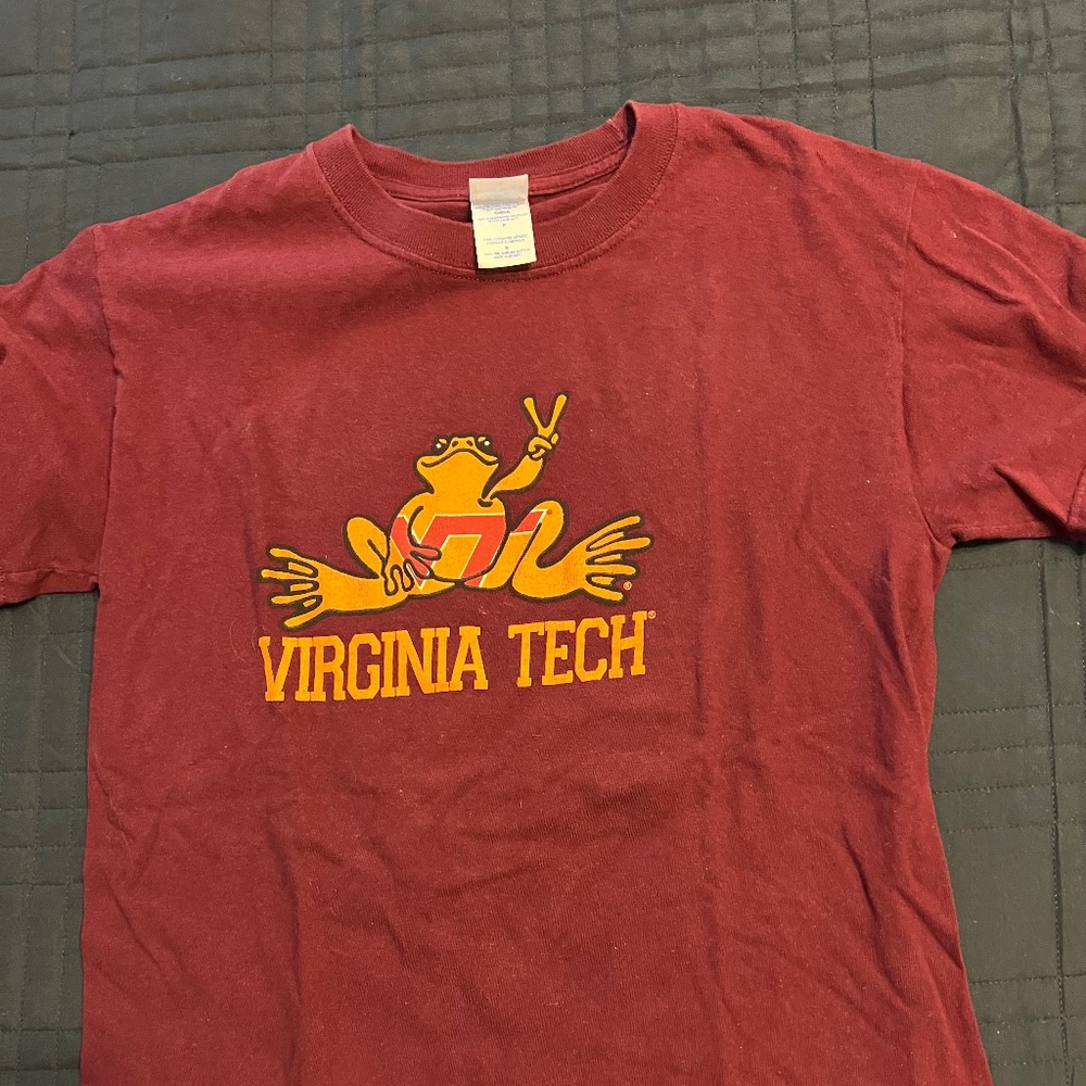 VT Peace Frogs t-shirt